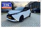 Toyota Aygo 1.0 VVT-i x-play Automaat Airco Bi Color Camera, Gebruikt, Euro 6, Elektrische ramen, 4 stoelen