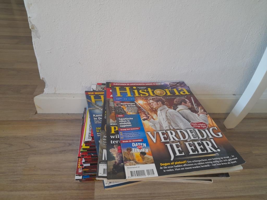 Historia tijdschriften, Ophalen of Verzenden, Gelezen