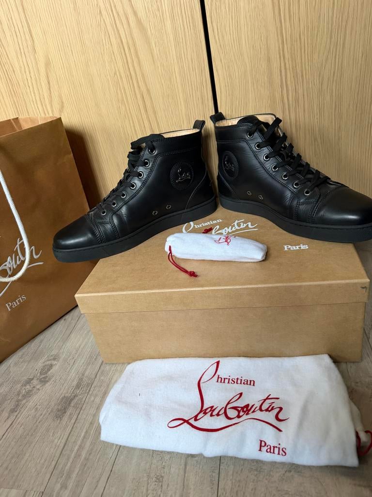 Louboutin Louis Flat Calf 42.5 met bon!, Zwart, Ophalen of Verzenden, Sneakers of Gympen, Gedragen