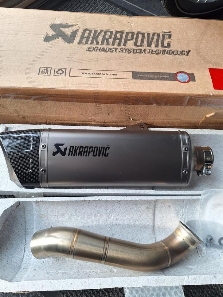Akrapovic Uitlaat Husqvarna 701 Svartpilen/Vitpilen, Motoren, Onderdelen | Merk-onafhankelijk, Nieuw, Ophalen of Verzenden
