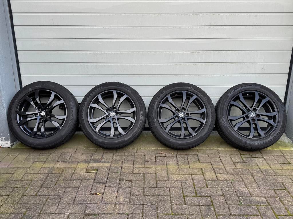 Velgen met Banden Mitsubishi outlander 18 inch, 18 inch, Gebruikt, Banden en Velgen, Ophalen of Verzenden