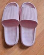 Nieuwe slippers, maat 42/43. Comfortabel en stijlvol., Slippers, Nieuw, Ophalen of Verzenden, Roze