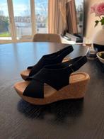 Clarks sleehakken suede zwart -zo goed als nieuw - maat 37,5, Ophalen of Verzenden, Zo goed als nieuw, Zwart