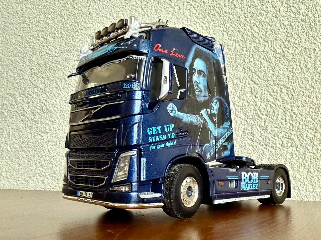 WSI IFL GmbH Bob Marley, Volvo FH04 Globetrotter XL, Ophalen of Verzenden, Zo goed als nieuw, Bus of Vrachtwagen, Wsi
