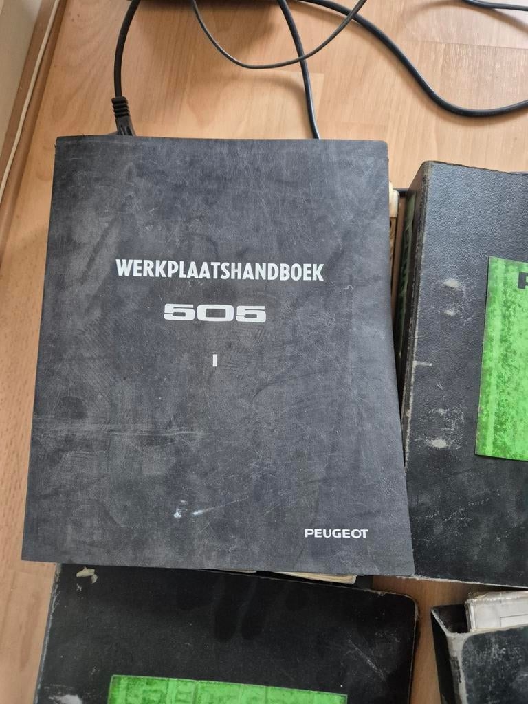 Werkplaatshandboeken en vraagbaak Peugeot 505, 504, 204, Ophalen of Verzenden