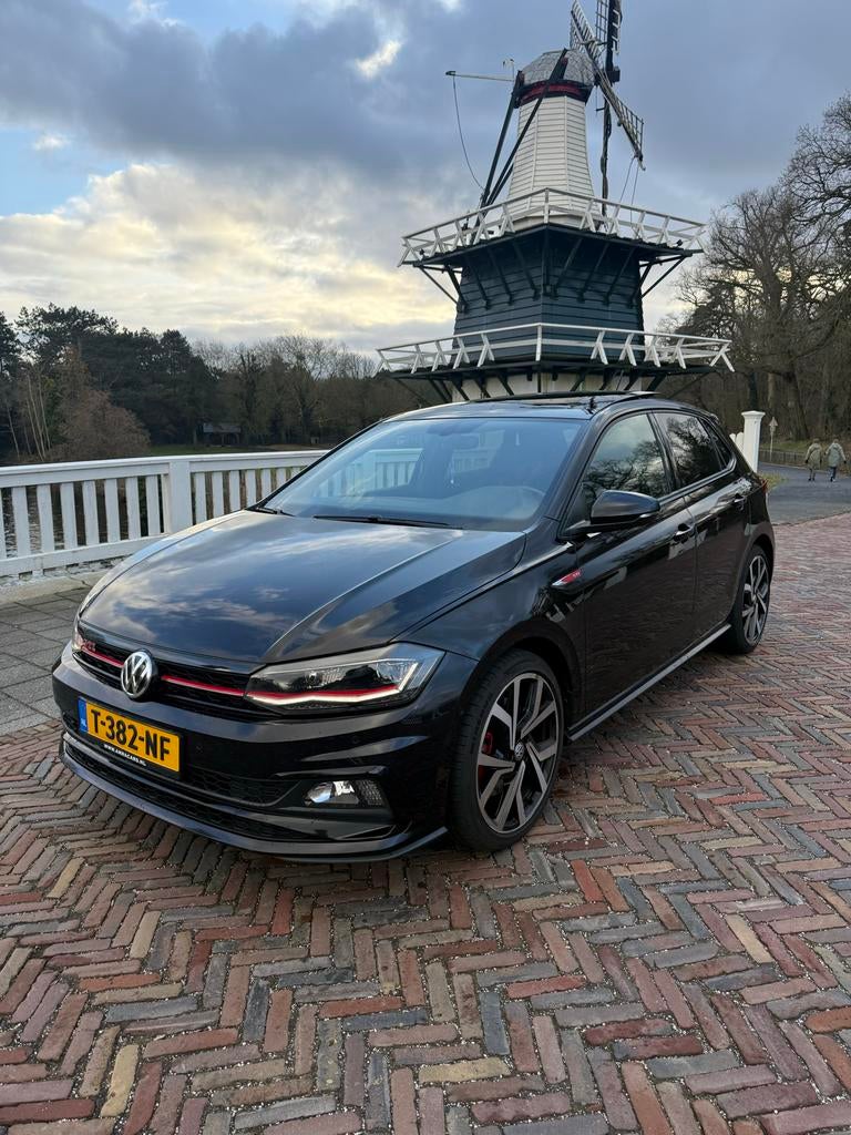 Polo GTI 2.0 2019 Pano Alcantara, 4 cilinders, 1984 cc, Zwart, 1200 kg