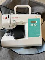 Singer Stylist sewing machine, Hobby en Vrije tijd, Naaimachines en Toebehoren, Ophalen, Gebruikt, Toebehoren, Singer