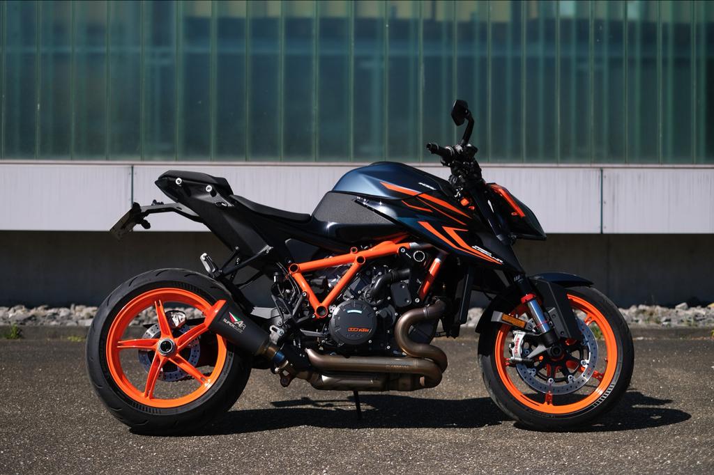 KTM  1290 superduke R 2023- Austin Racing - super duke R, 2 cilinders, Motorrijbewijs A, Cruise Control, Gebruikt