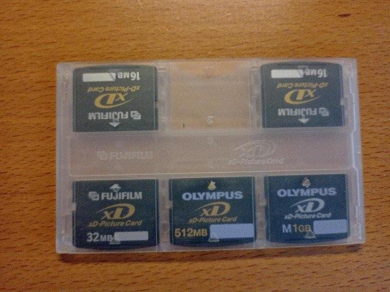Setje XD memory cards 2x16MB, 32MB, 512MB, 1GB + houder, Audio, Tv en Foto, Fotografie | Geheugenkaarten, XD, Verzenden, 1 TB of meer