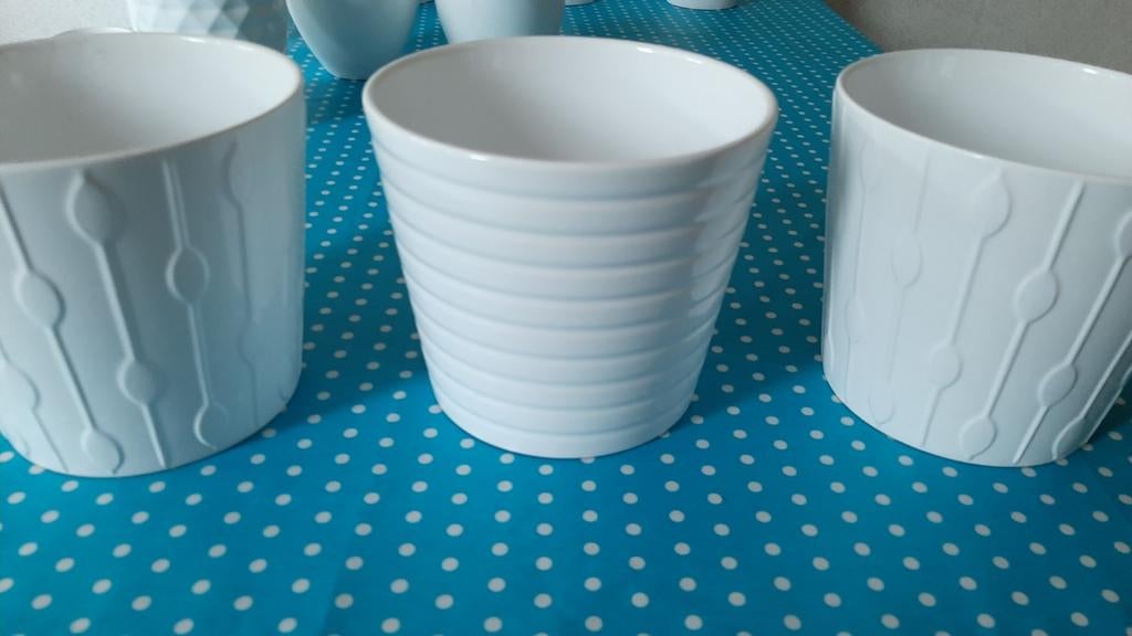 4 Witte Bloempot KARDEMUMMA - IKEA, Tuin en Terras, Bloempotten, Rond, Ophalen of Verzenden, Zo goed als nieuw, Balkon