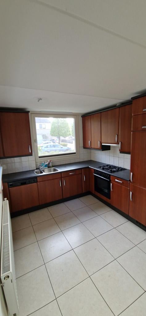 Complete hoekkeuken met inbouwapparatuur, Huis en Inrichting, Keuken | Complete keukens, Gebruikt, Hoekkeuken, Bruin, Kunststof