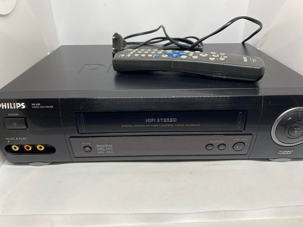 Philips VR600 VHS Videorecorder - Defect (PO1 fout), Alle leeftijden, Ophalen of Verzenden, Gebruikt