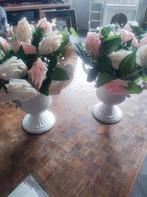 2 vazen met kunstbloemen, Ophalen of Verzenden