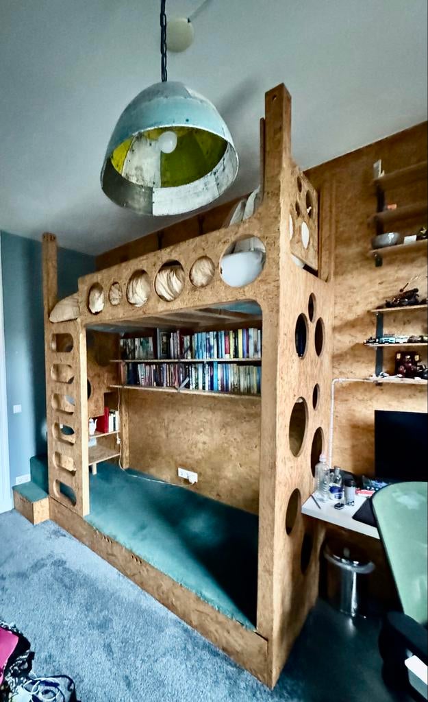 Unieke OSB Hoogslaper met Verlichting & Opbergruimte, Ophalen, Gebruikt, Hoogslaper