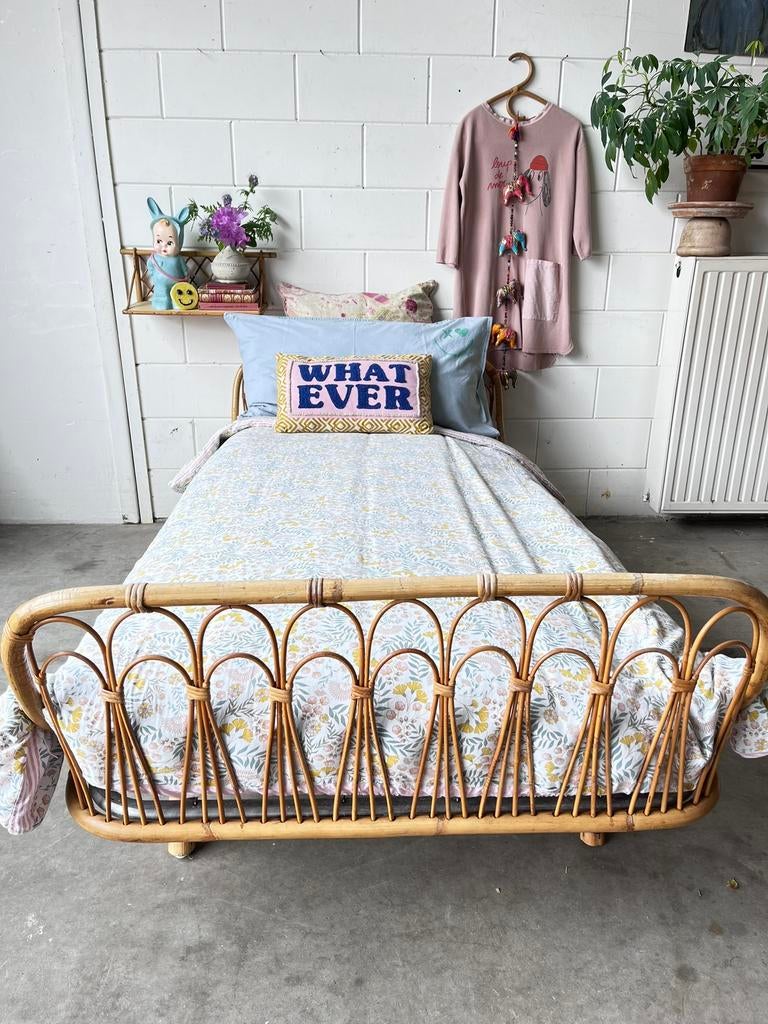 Rotan bed vintage bed rotan daybed bamboe, Antiek en Kunst, Antiek | Meubels | Bedden, Ophalen