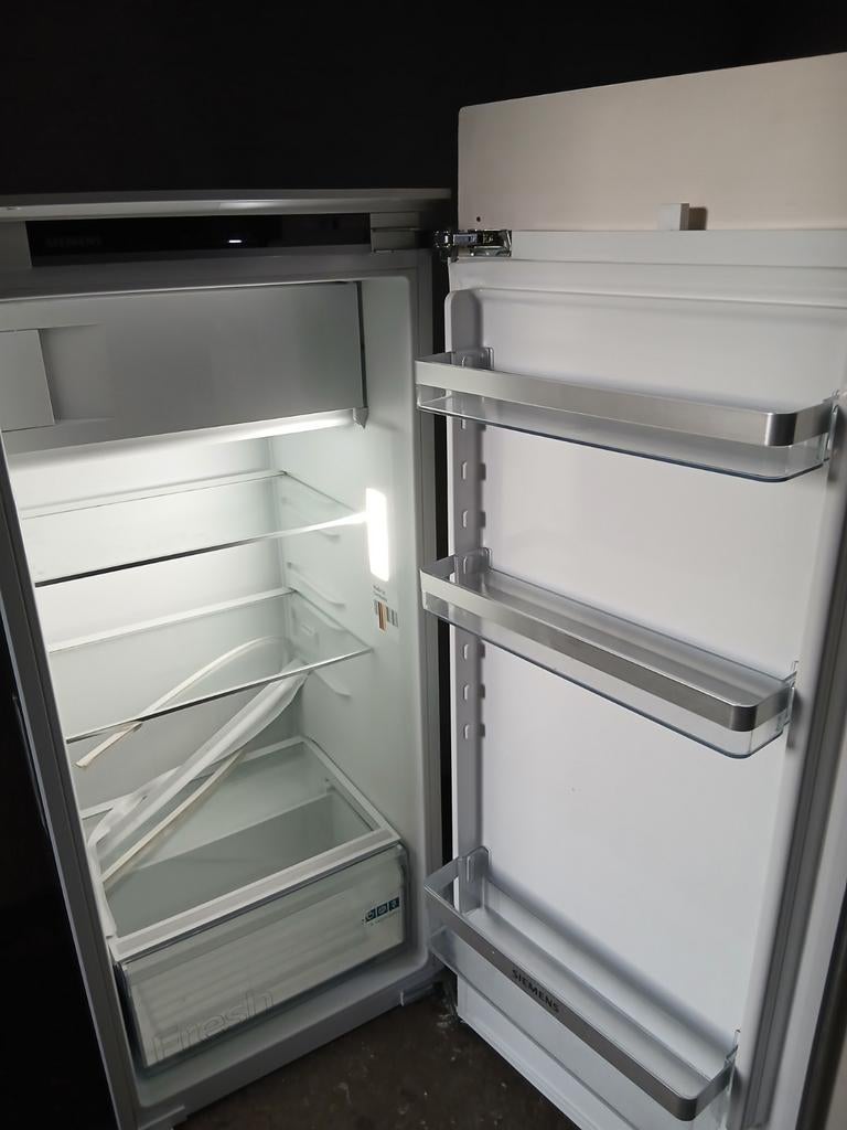 Siemens IQ300 inbouw koelkast met vriesvak +-2 jaar  oud, Ophalen, 200 liter of meer, 160 cm of meer, Zo goed als nieuw