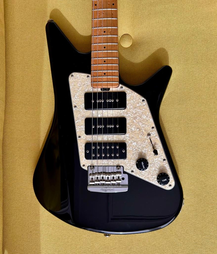 Ernie Ball Music Man Albert Lee MM90, Muziek en Instrumenten, Ophalen, Zo goed als nieuw, Solid body, Overige merken