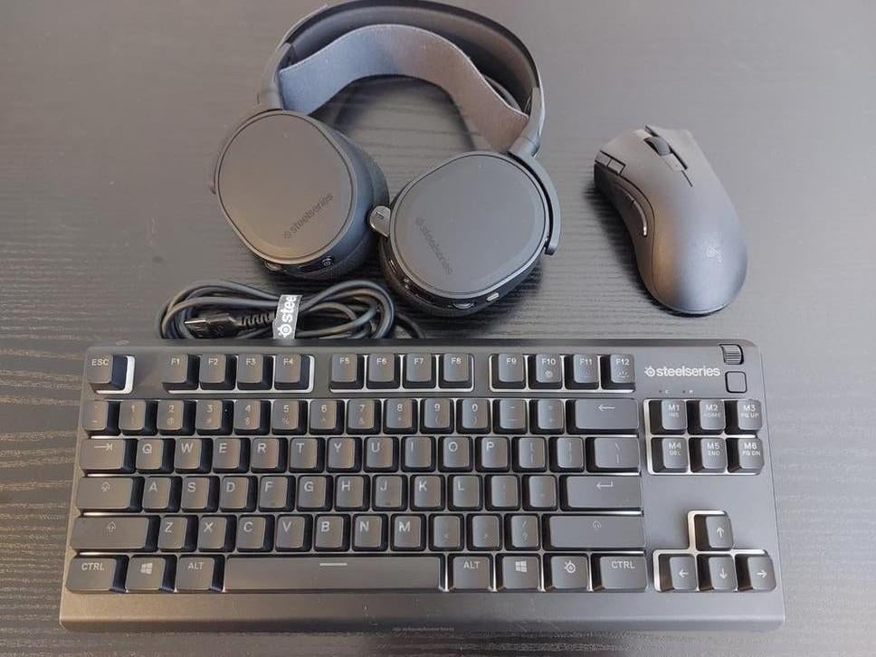 Steelseries Arctis 7+, Apex 3 TKL & Razer Deathadder V2 Hyp, Ophalen of Verzenden, Zo goed als nieuw