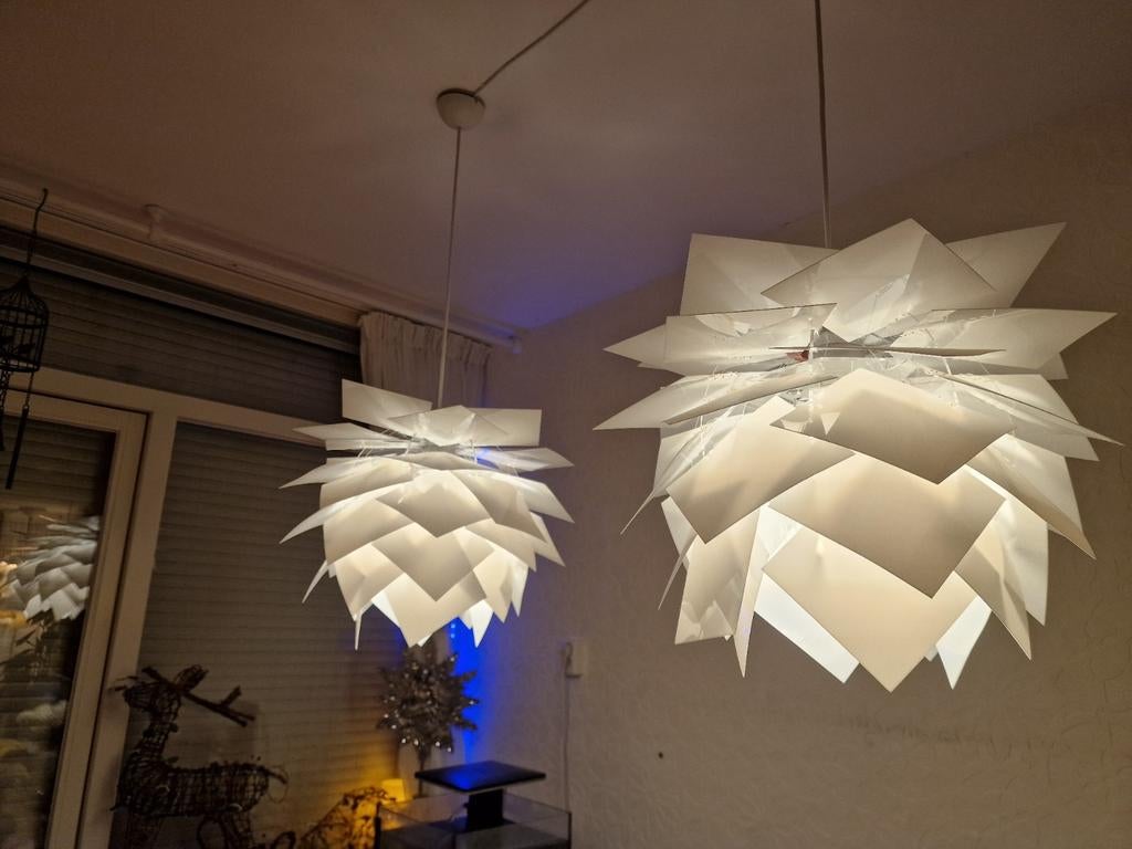 Set van 2 design hanglampen - DYBERG LARSEN model PineAppel, Kunststof, Gebruikt, 50 tot 75 cm, Modern, Scandinavisch, Design