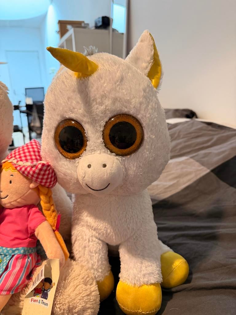 Grote witte eenhoorn knuffel met glinsterogen, Kinderen en Baby's, Speelgoed | Knuffels en Pluche, Eenhoorn, Ophalen of Verzenden
