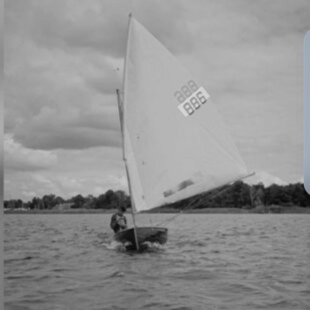 Gezocht zeil voor een 12voetsjol, Watersport en Boten, Ophalen of Verzenden, Minder dan 15 m²