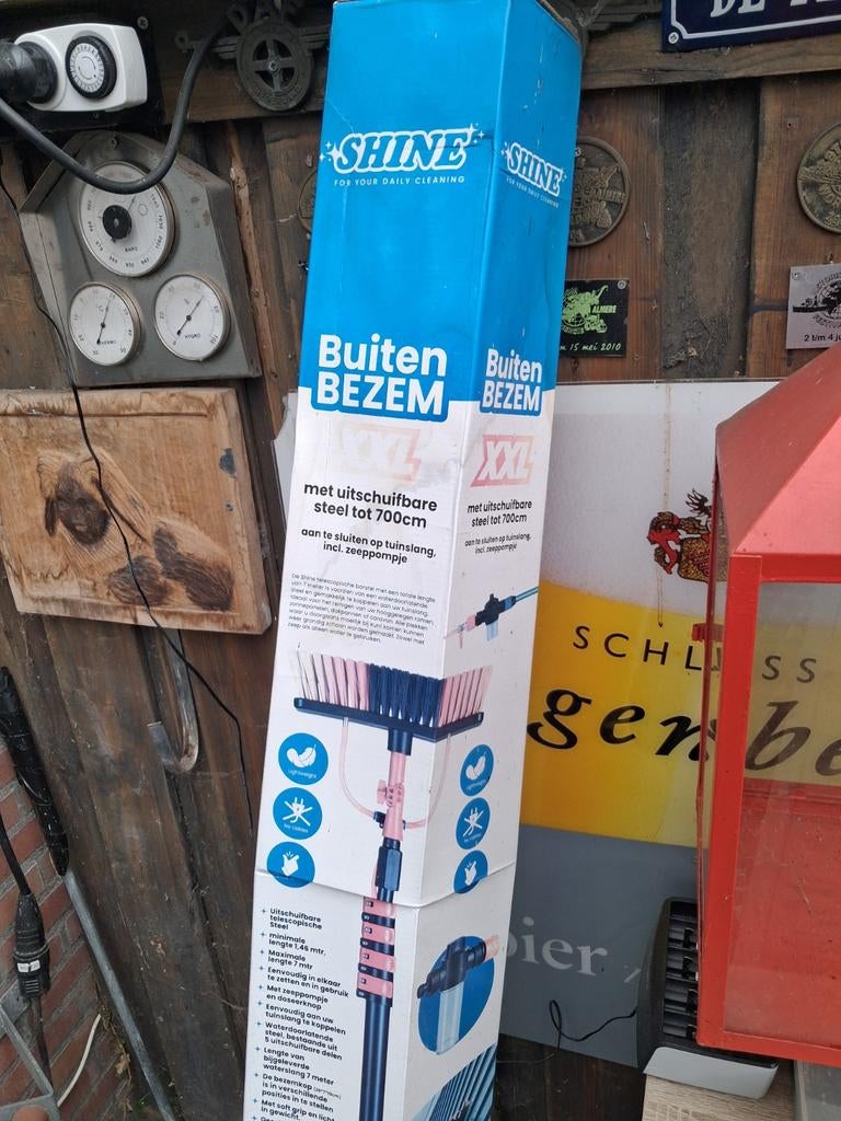 Uitschuifbare buitenbezem, Ophalen