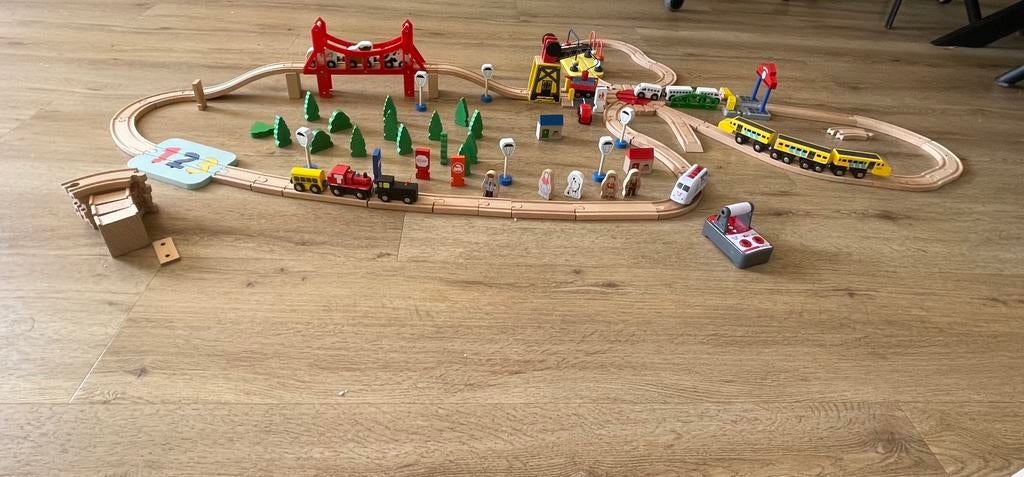 Brio treinbaan zeer compleet, Ophalen, Zo goed als nieuw