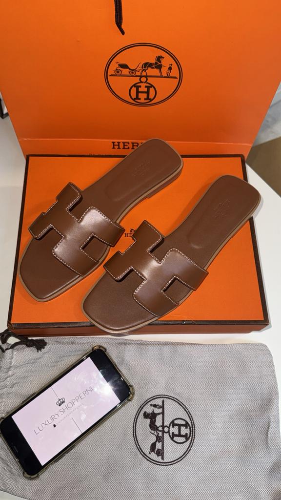 Hermes, Ophalen of Verzenden, Bruin, Slippers