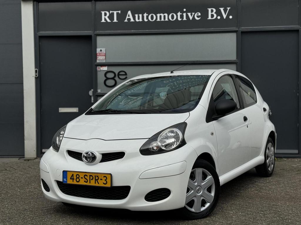 Toyota Aygo 1.0-12V Now Airco 5Drs, Voorwielaandrijving, Euro 5, Gebruikt, 4 stoelen