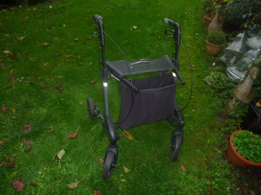 rollator tropo troya m   izgs, Ophalen of Verzenden, Opvouwbaar, Zo goed als nieuw