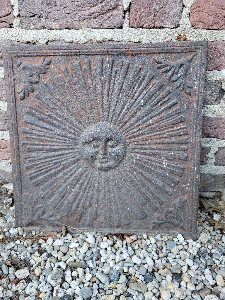 Gietijzer plaat met stralende ZON - haardplaat?, Antiek en Kunst, Ophalen of Verzenden