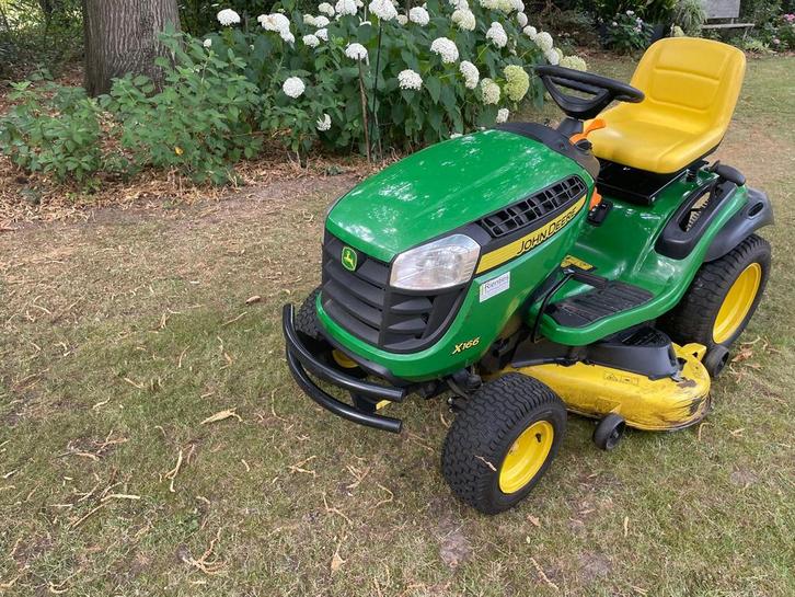 John Deere x166 zitmaaier, grasmaaier, Tuin en Terras, Grasmaaiers, Gebruikt, Benzine-grasmaaier, 50 cm of meer, Mulchfunctie
