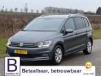Volkswagen Touran Highline / 7 Persoons / Trekhaak/ Camera /, Auto's, Voorwielaandrijving, Gebruikt, Euro 6, 4 cilinders