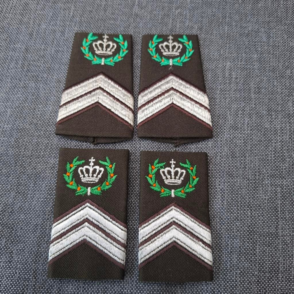 2 sets DT en trui dt63, Ophalen of Verzenden, Landmacht, Nederland, Embleem of Badge