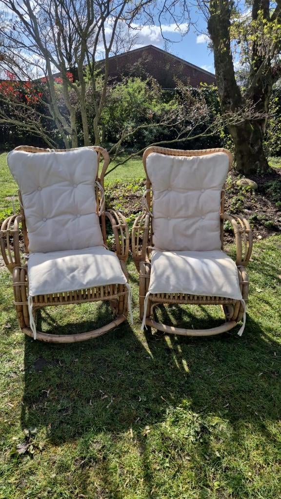 Twee rotan schommelstoelen, Huis en Inrichting, Stoelen, Ophalen of Verzenden, Bruin, Twee