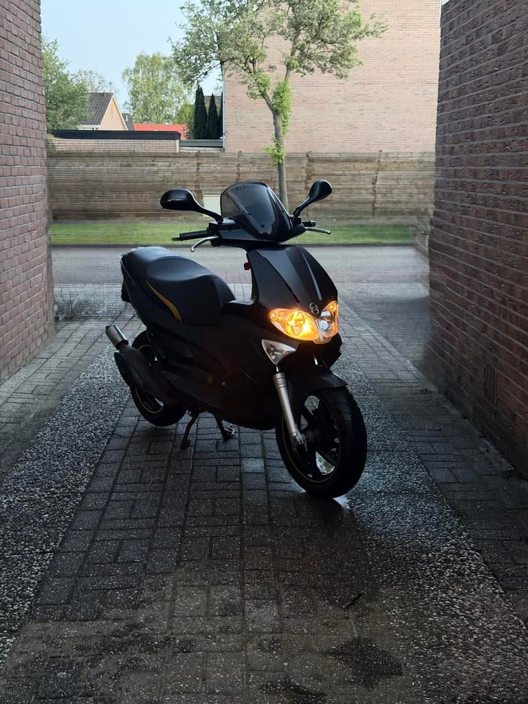 Gilera Runner RST 50cc (2007) – Snelle en nette scooter, Ophalen, Zo goed als nieuw, Benzine