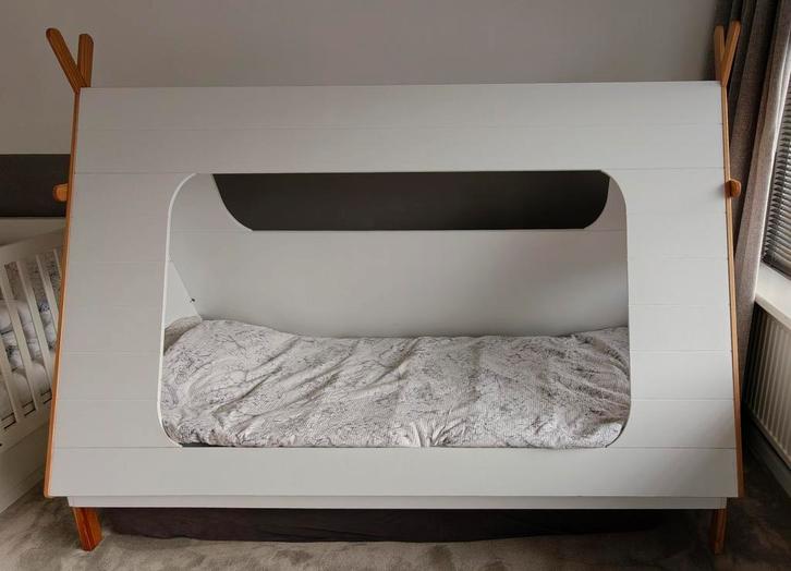 Tipi Bed Kinderbed - Wit met Houten Details, Kinderen en Baby's, Kinderkamer | Bedden, Gebruikt, 180 cm of meer, 85 tot 100 cm