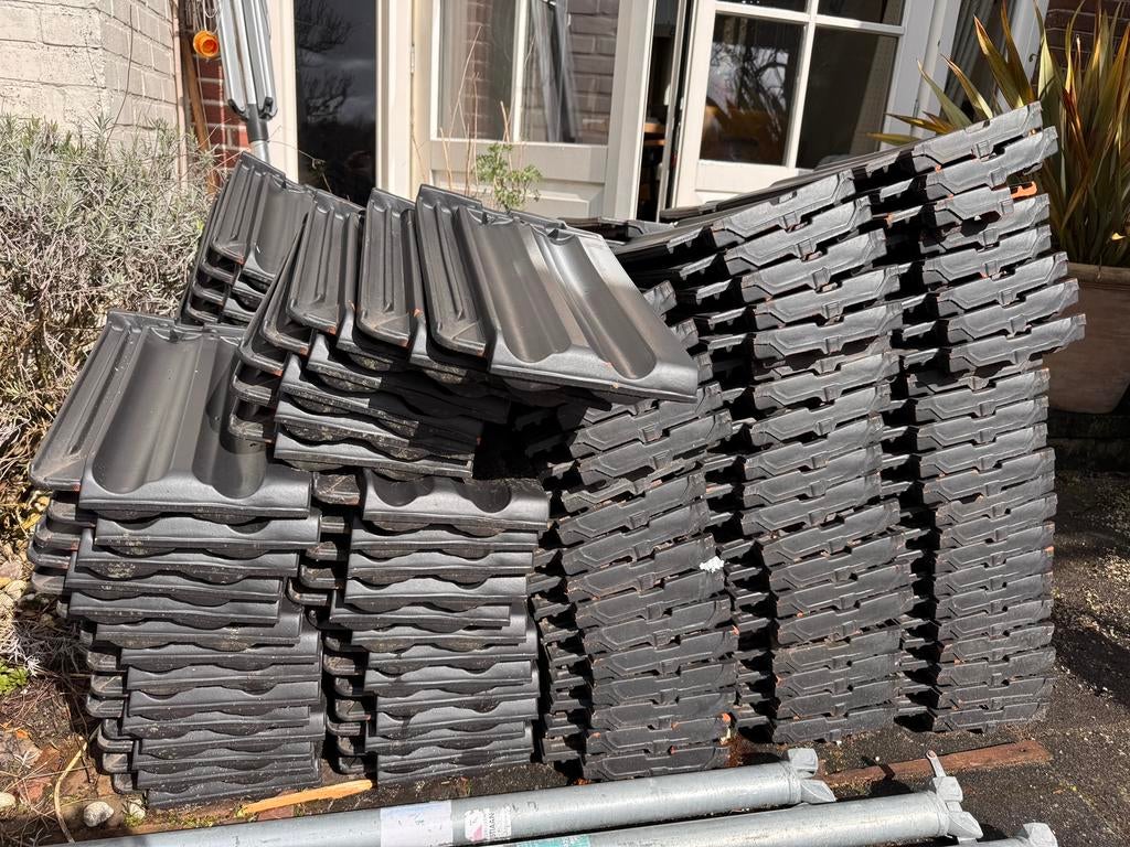 Elsass Röbben D-Brüggen dakpannen, Ophalen, Steen of Klei, Zo goed als nieuw, 15 m² of meer
