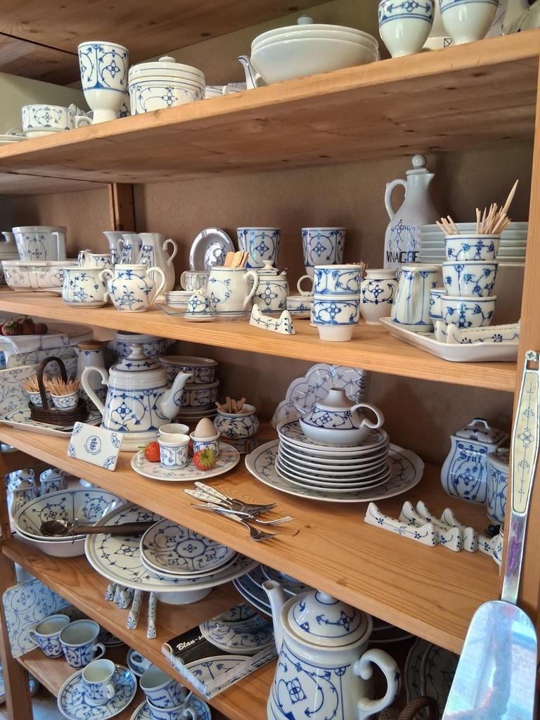 Blauw saks  serviesgoed  Jäger kahla saksisch blau, Ophalen of Verzenden, Nieuw, Overige stijlen, Bord(en)