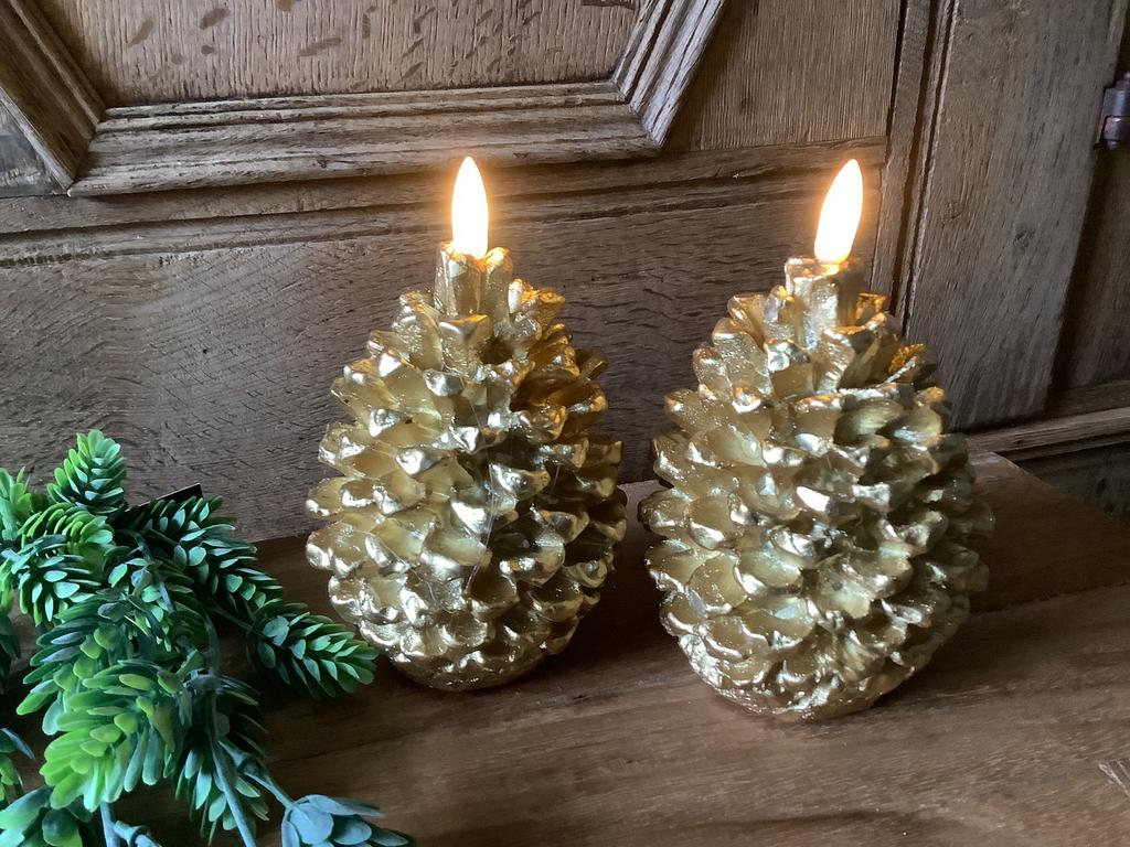 AANBIEDING set led Countryfield dennenappel kaarsen, Huis en Inrichting, Woonaccessoires | Kandelaars en Kaarsen, Ophalen of Verzenden