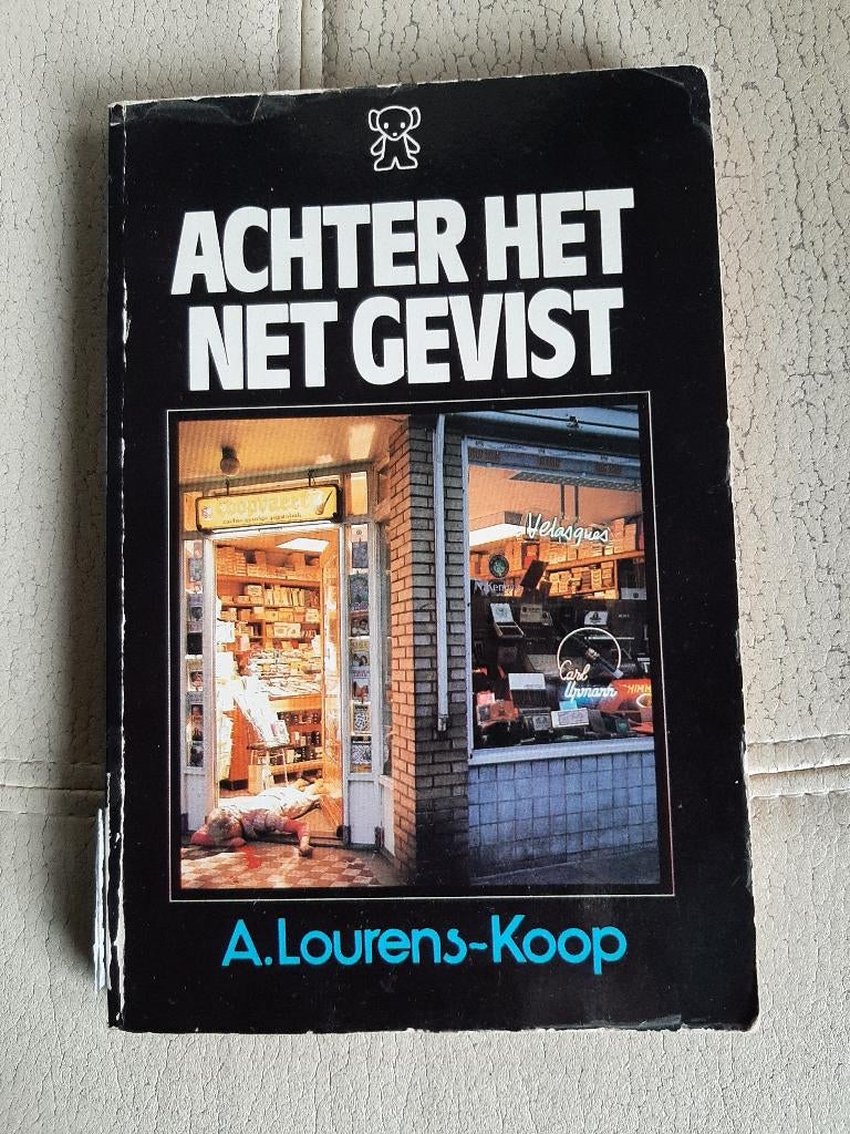 Achter het net gevist - Jackie Lourens, Ophalen of Verzenden, Gelezen, Jackie Lourens