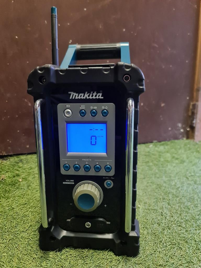 Makita BMR100 AM/FM Bouwradio - Zeer nette staat, Audio, Tv en Foto, Radio's, Ophalen of Verzenden, Zo goed als nieuw, Bouwradio
