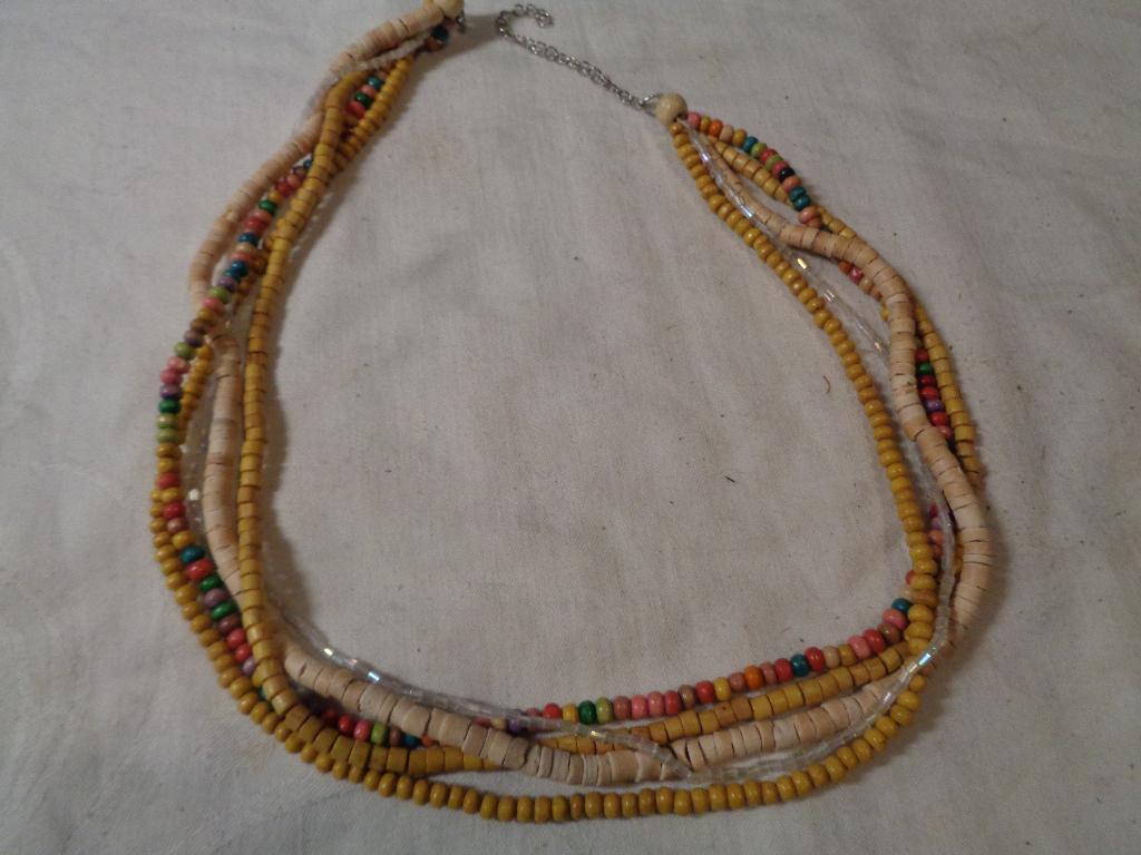 uit 4 rijen houten kralen nr k 5158, Ophalen of Verzenden, Nieuw, Overige kleuren, Overige materialen