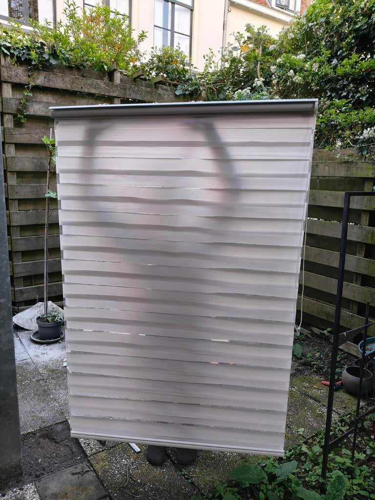 Duo rolgordijn, Ophalen, 100 tot 150 cm, Zo goed als nieuw, Grijs