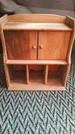 Houten kastje met deurtjes en vakken, Ophalen of Verzenden