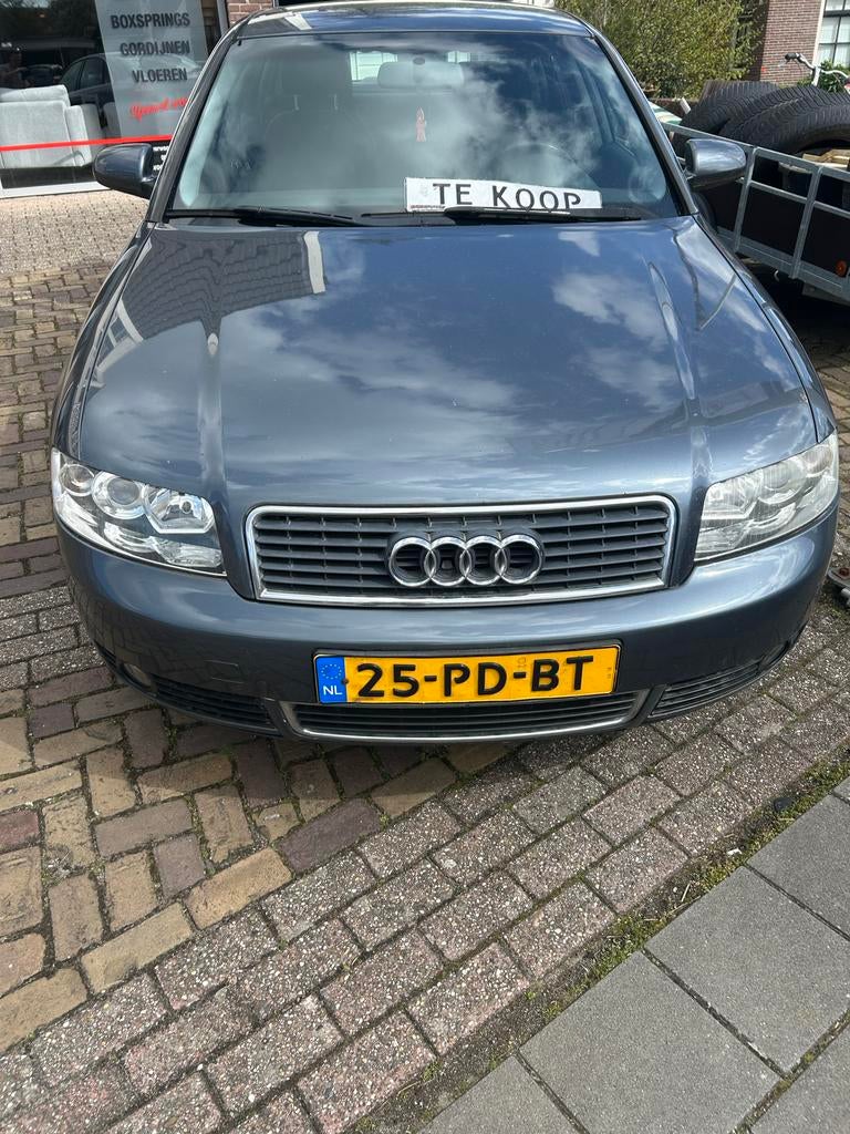 Audi A4 2.0 110KW 2004 Grijs, Auto's, Voorwielaandrijving, 1325 kg, 4 cilinders, 1984 cc