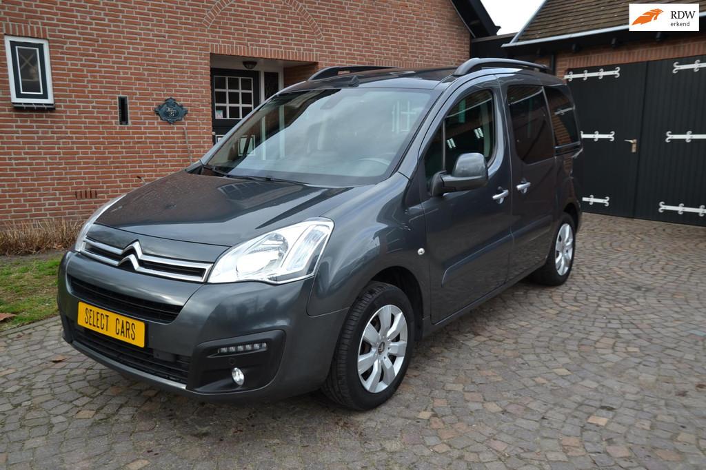 Citroen Berlingo 1.2 PureTech XTR - Airco - Navigatie+Camara, Auto's, Citroën, Voorwielaandrijving, Stof, Gebruikt, Zwart