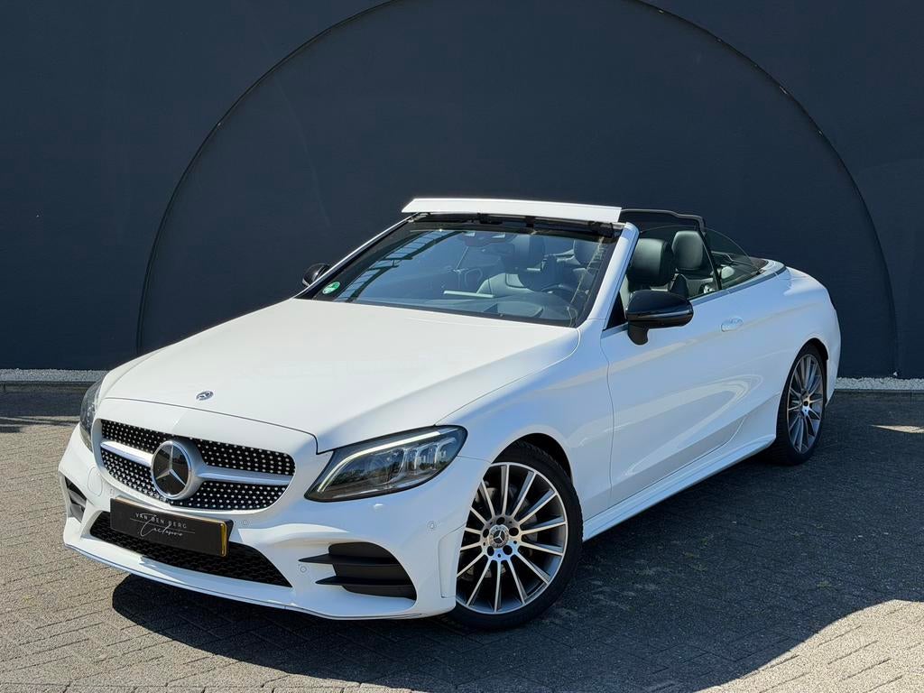 Mercedes-Benz C-Klasse C200 AMG Facelift Nieuwstaat ACC VOL✅, Auto's, Mercedes-Benz, 1800 kg, 4 cilinders, Cabriolet, 4 stoelen