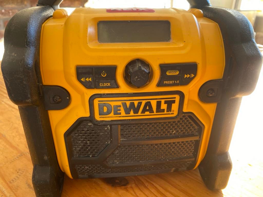 Dewalt Bouwradio DCR019-QW - Z.G.A.N. (excl. accu), Audio, Tv en Foto, Radio's, Ophalen, Zo goed als nieuw, Bouwradio