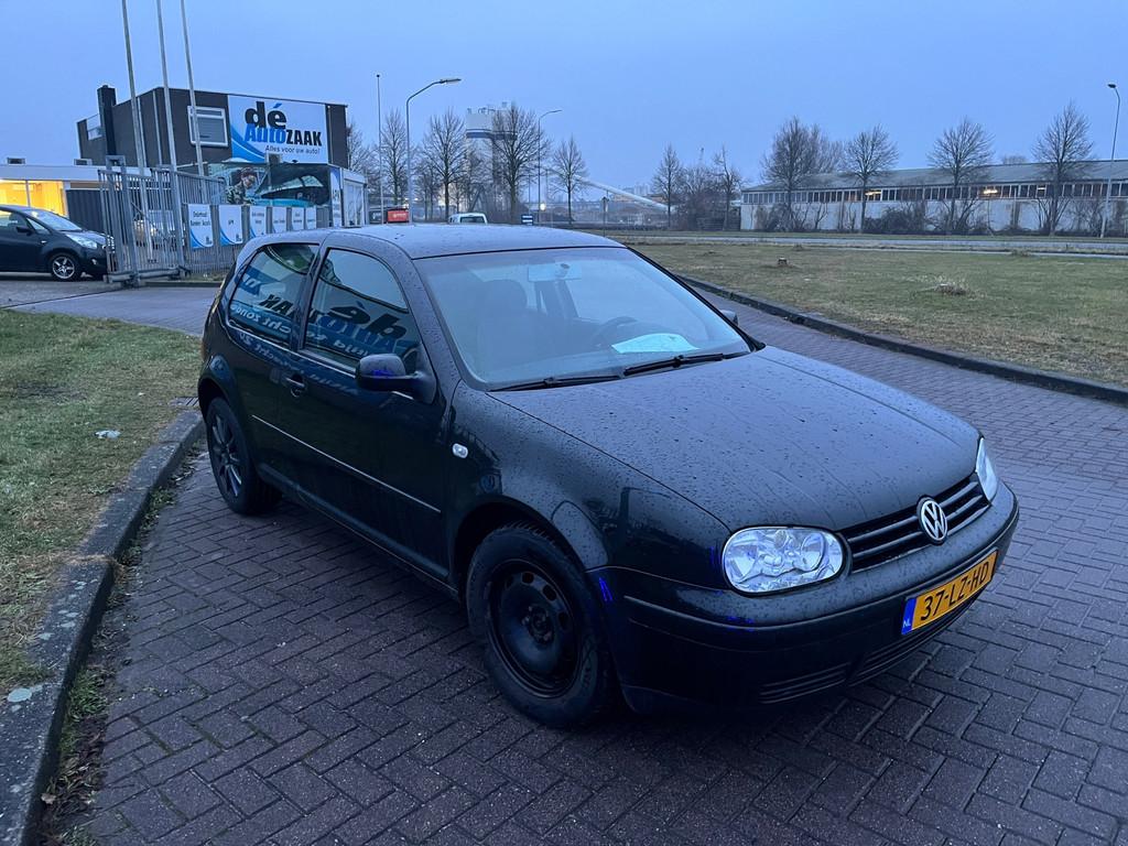 Volkswagen Golf 1.6-16V Ocean, Voorwielaandrijving, 4 cilinders, Handgeschakeld, Euro 4